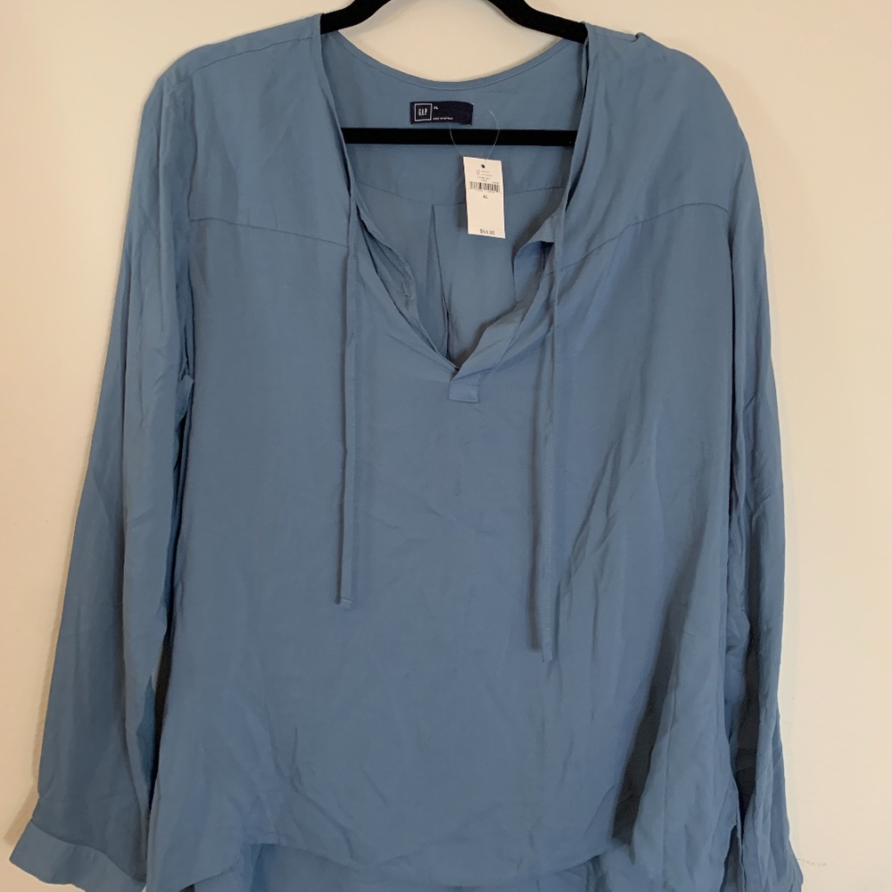 NWT⭐️Gap Silky Blouse